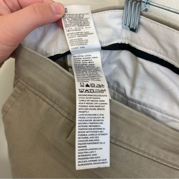 Dockers Men’s Classic Fit W38 L34 Khaki Pants Stretch Cotton Blend - Picture 9 of 10